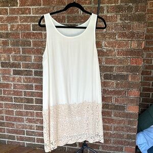 Mystree linen shift dress with lace detail, Size L